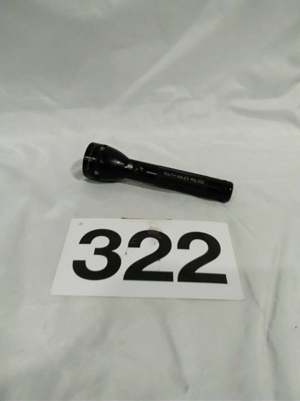 lot 322 police torch - Image 2