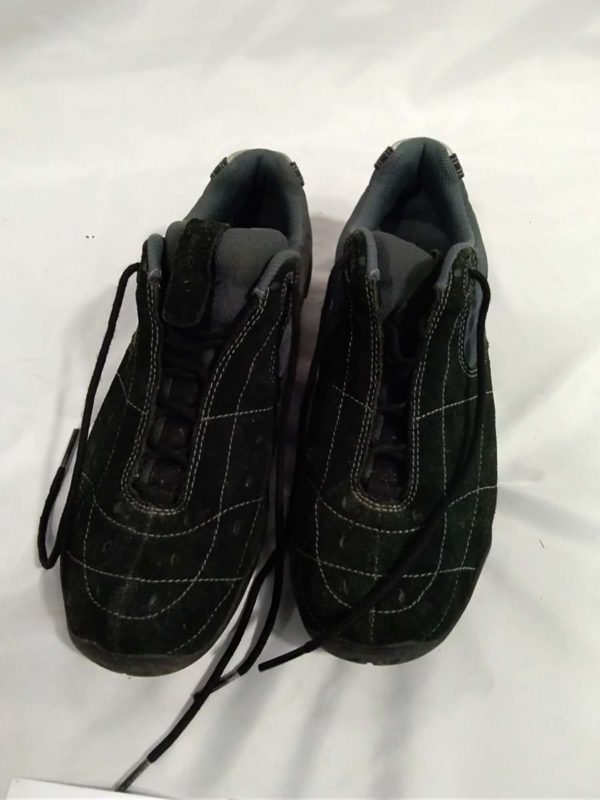 lot 334 pair of size 10 cycling  shoes - Image 2