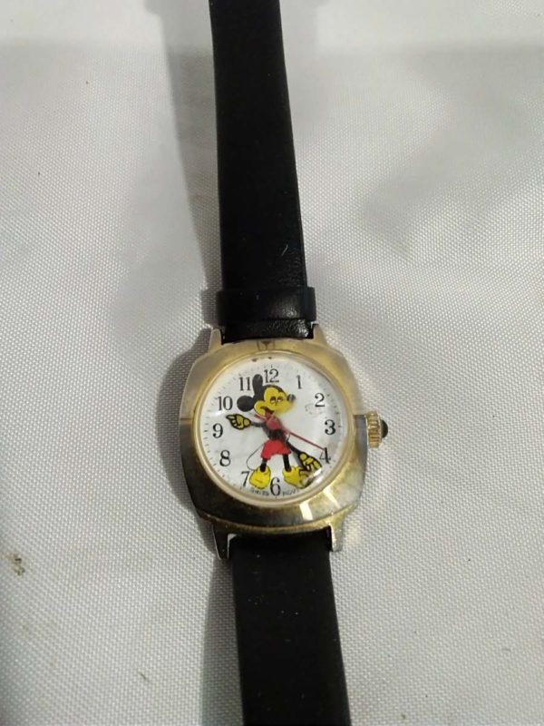 lot 338 wind up mickey mouse watch & keyring - Image 5