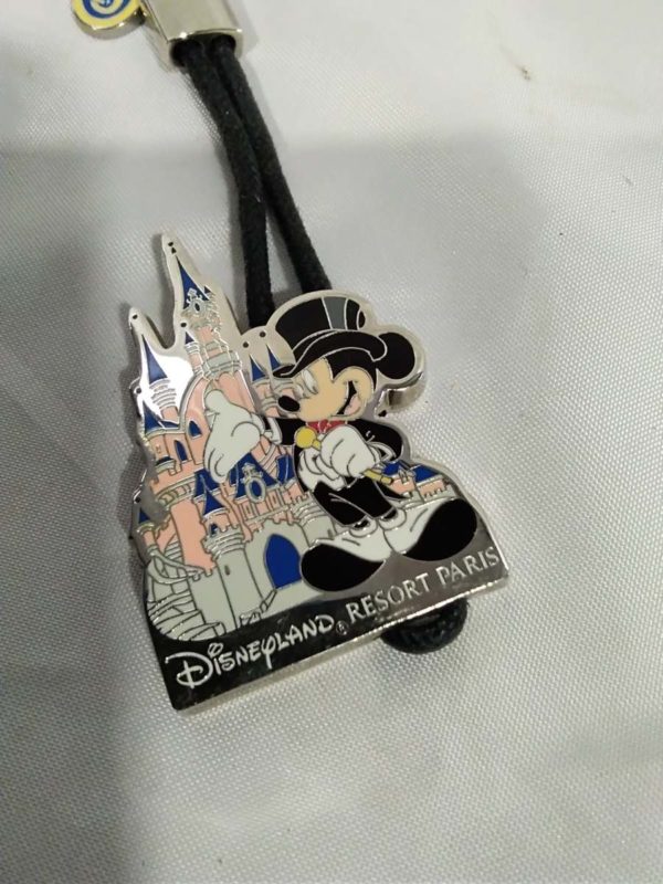 lot 338 wind up mickey mouse watch & keyring - Image 3