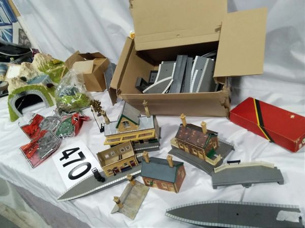 lot 470 Hornby model railway train accessories - Image 3