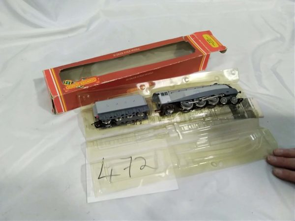 lot 472 Hornby Silver fox model train