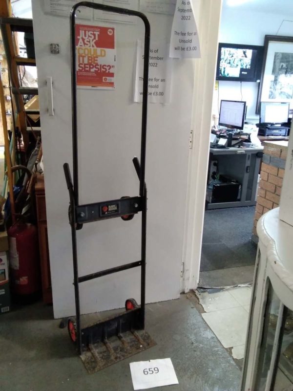 lot 659 Black & Decker trolley - Image 2