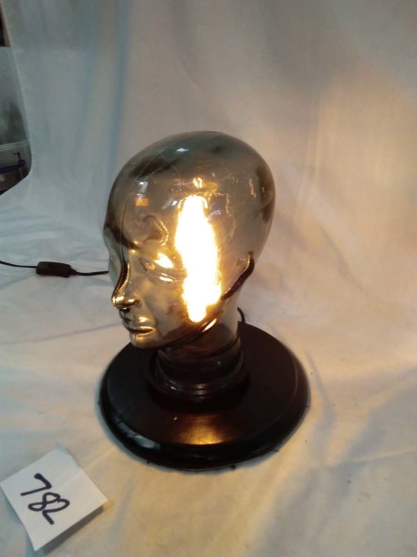 lot 782 glass head lamp , head is 11″ tall ( working) - Image 5