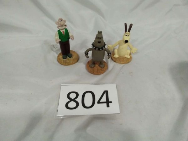 lot 804 3 Wallace & gromit figures