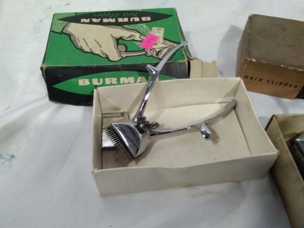 lot 806  2 vintage hair clippers - Image 2