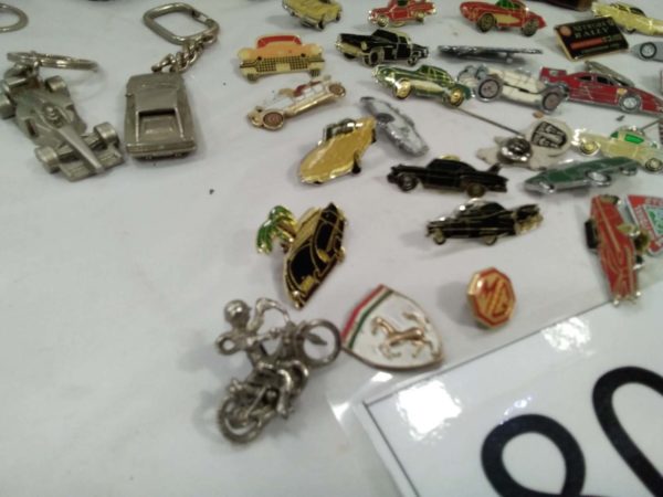 lot 807 quantity of car themed keyrings & badges - Image 2