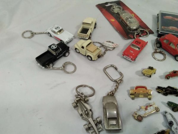 lot 807 quantity of car themed keyrings & badges - Image 4