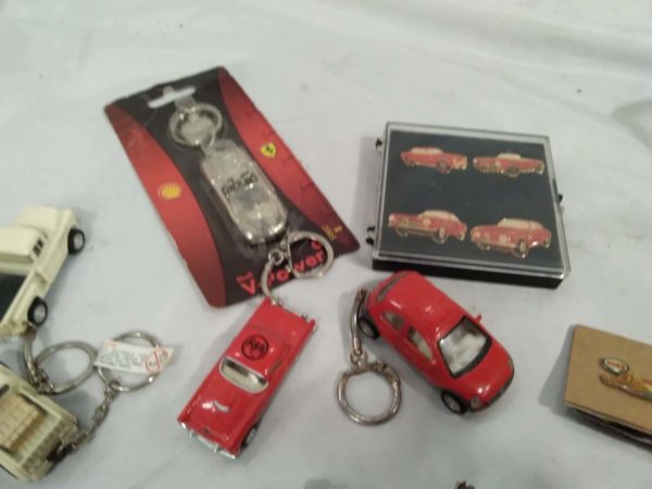 lot 807 quantity of car themed keyrings & badges - Image 3