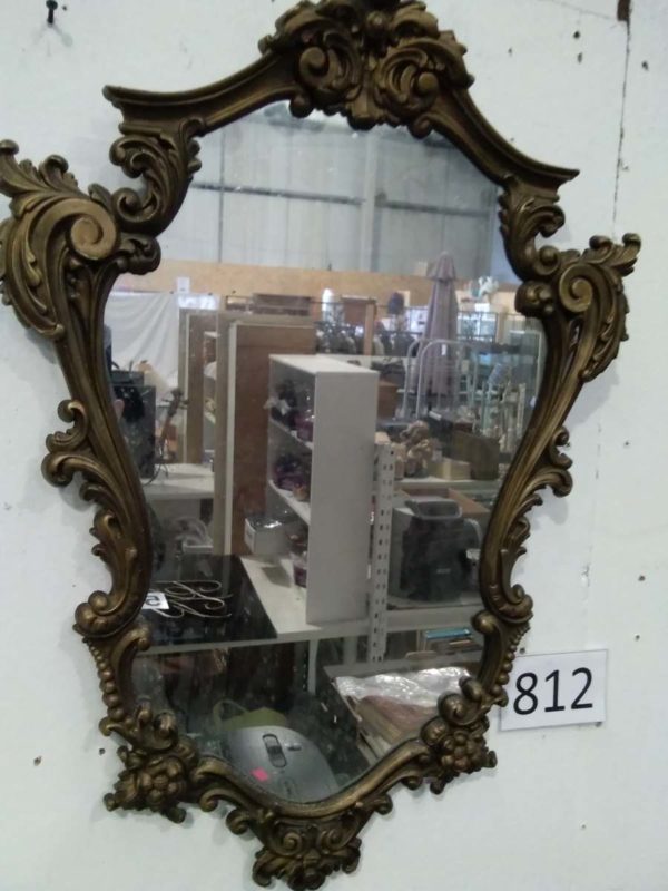 lot 812 vintage style mirror ( plastic frame) - Image 2