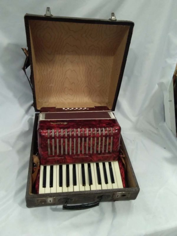 lot 813 cased Galotta accordian - Image 3