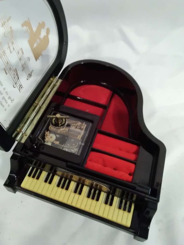 lot 833 vintage Kings piano musical jewellery box (in working order) - Image 6