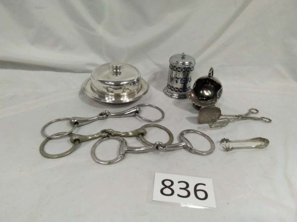 lot 836 quantity of vintage metal ware