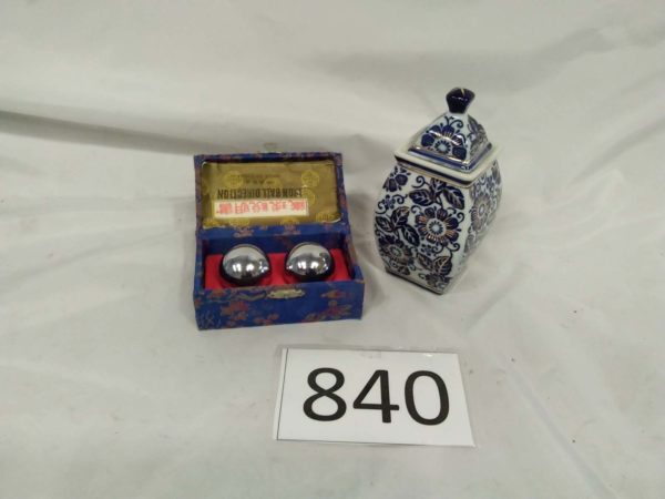 lot 840 oriental lidded jar & boxes stress balls