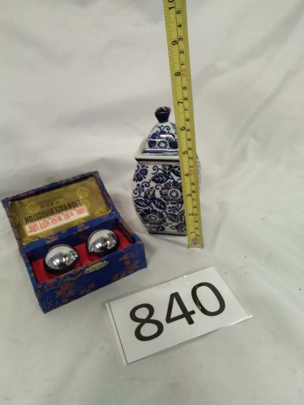 lot 840 oriental lidded jar & boxes stress balls - Image 3