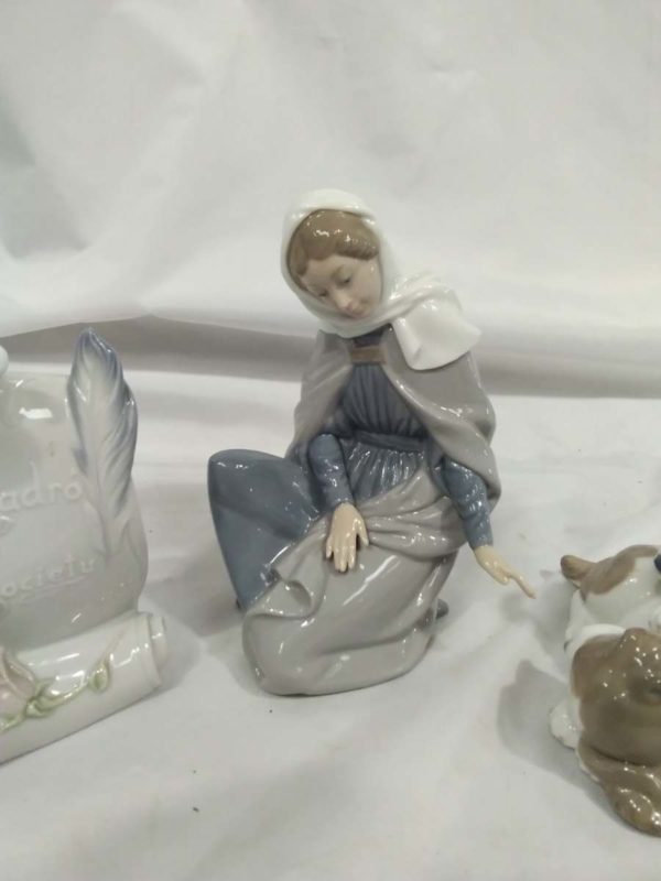 lot 842 Lladro & NAO ornaments, dogs, mary & scroll - Image 8