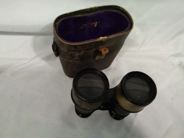 lot 844  vintage Binoculars - Image 3