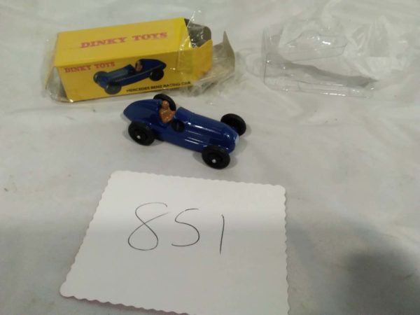 lot 851 boxed die-cast Dinky Mercedes - Image 2