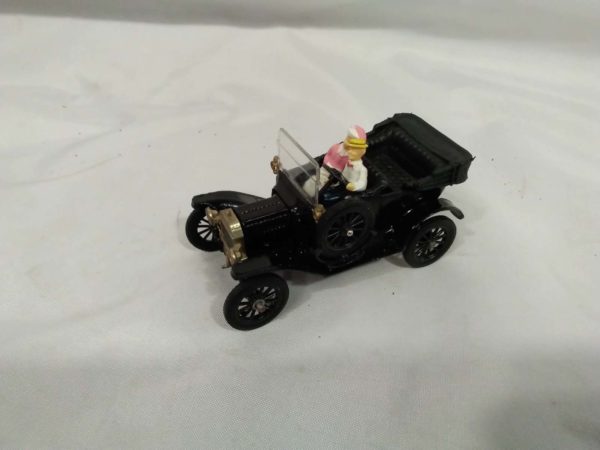 lot 852 boxed Corgi 1915 ford model T - Image 4