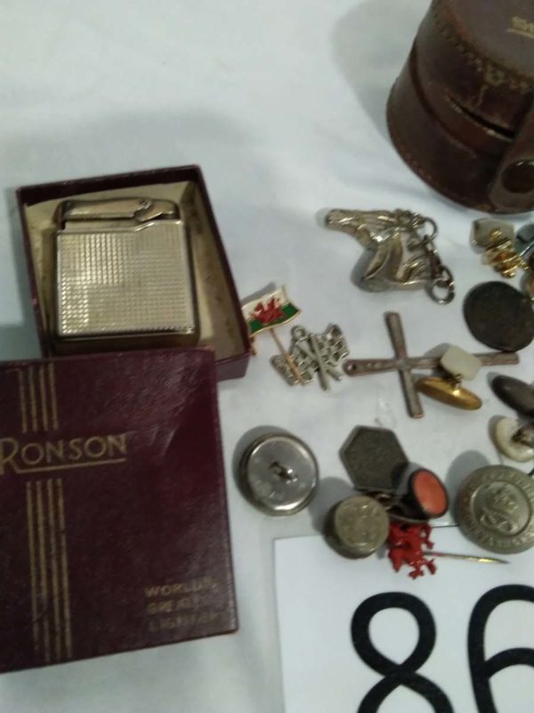 lot 869 cigar box of curios, vintage studs box, german lighter etc - Image 2