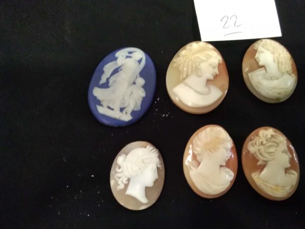 lot 022 collection of vintage jewellery cameo’s - Image 2