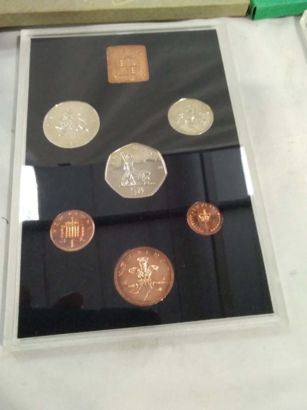 lot 025 Royal mint annual coin sets – 1970, 1975 & 1976 - Image 2