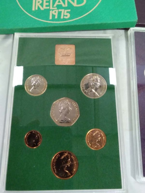 lot 025 Royal mint annual coin sets – 1970, 1975 & 1976 - Image 8