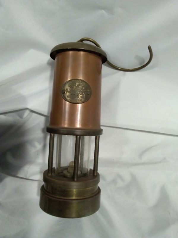 lot 028 welsh brass miners lamp ( approx. 9″) - Image 3