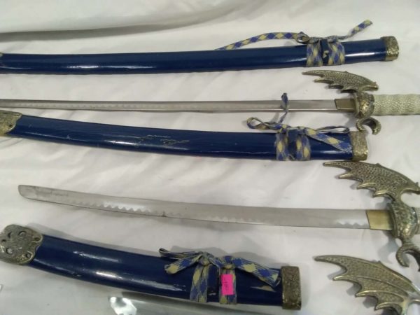 lot 031 3 replica samurai swords with dragon heads - Image 4