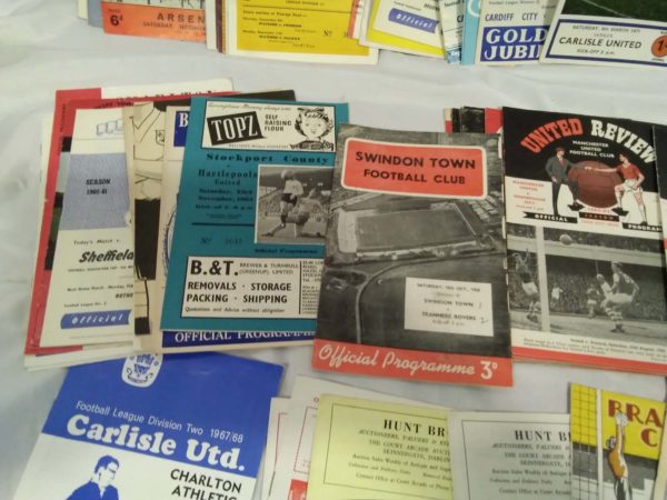 lot 039 60+ football programmes from the 1960’s wide range of clubs inc welsh interest - Image 3