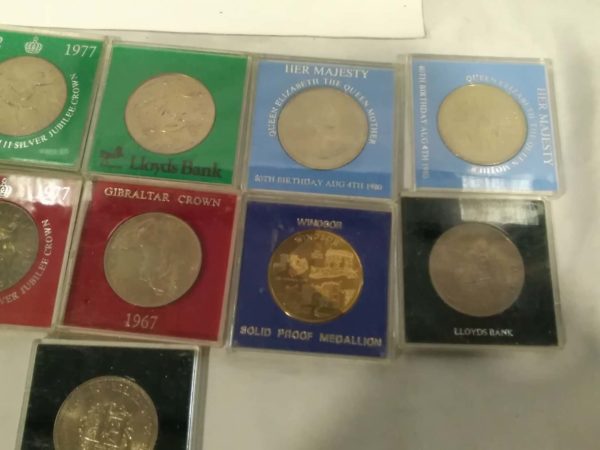 lot 068  commemorative coins in plastic cases x11 - Image 3