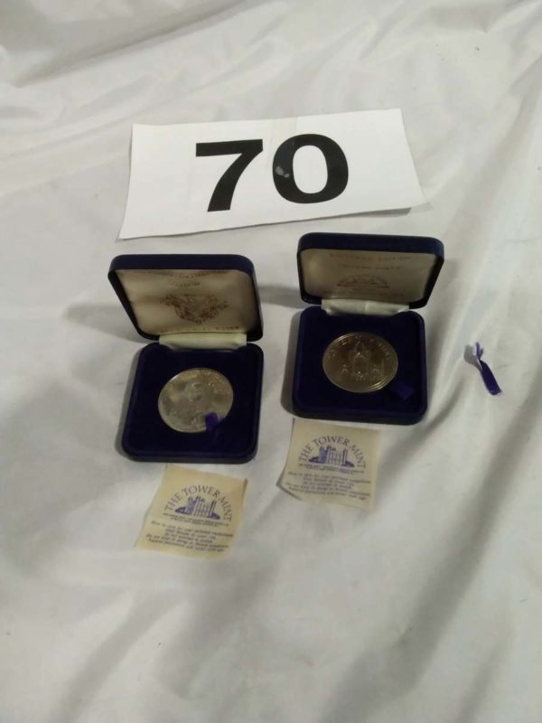 lot 070 Tower Mint collectors coins in presentation boxes Tintern abbey & London