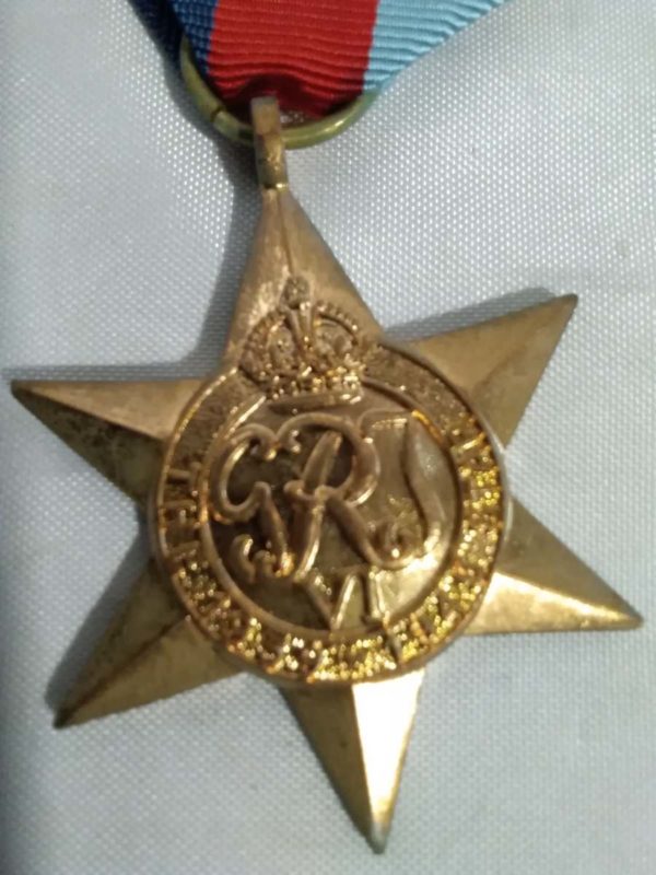 lot 074 1939 -1945 star medal - Image 2