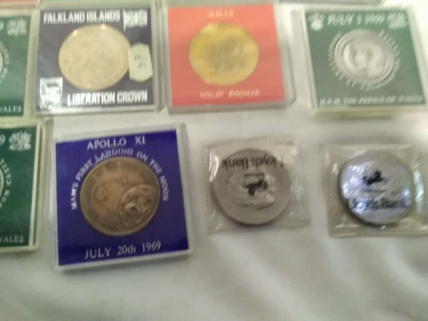 lot 077 12 assorted commemorative coins - Image 3