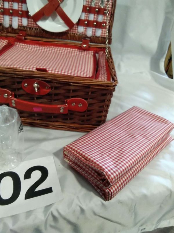 lot 202 new picnic basket & contents inc thermal section - Image 7