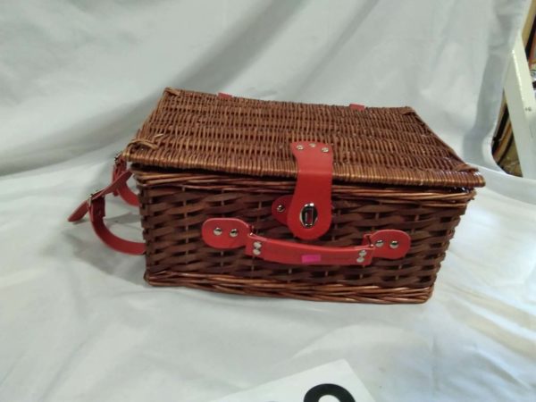 lot 202 new picnic basket & contents inc thermal section - Image 3