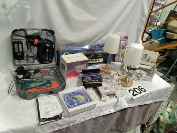 lot 206 electrical items lamps keyboard car radio etc