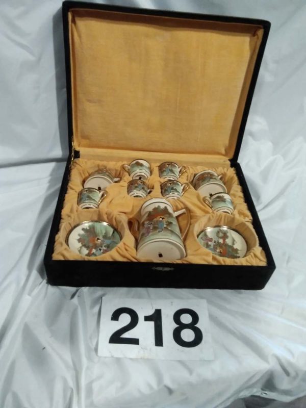 lot 218 japanese satsuma hand painted porcelain tea set in presentation case  15 pieces