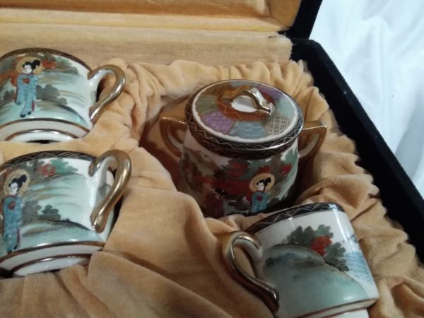 lot 218 japanese satsuma hand painted porcelain tea set in presentation case  15 pieces - Image 4