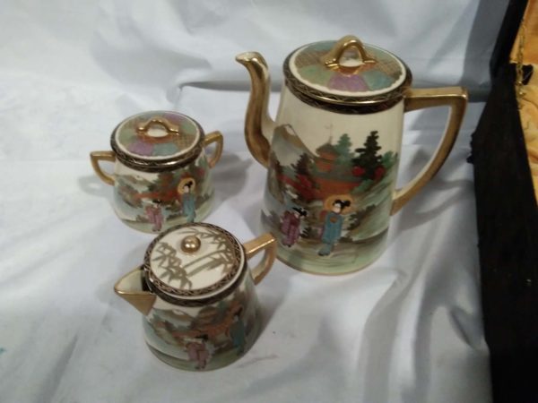 lot 218 japanese satsuma hand painted porcelain tea set in presentation case  15 pieces - Image 3