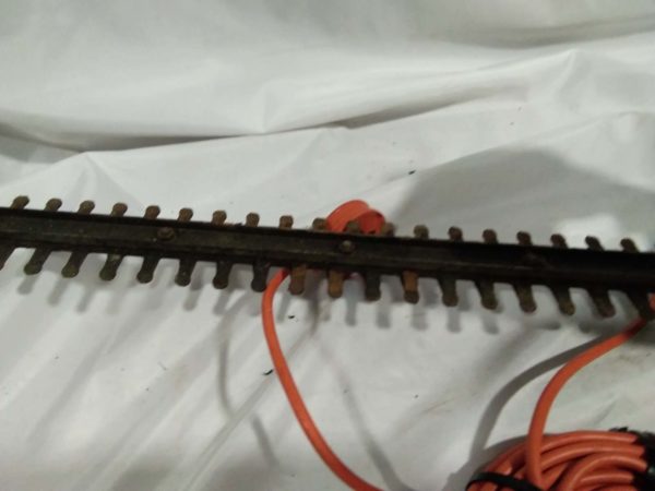 lot 227 electric hedge trimmer ( working) - Image 3