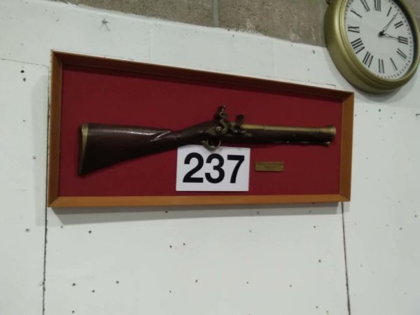 lot 237 flintlock brass barrelled blunderbuss wall hanging