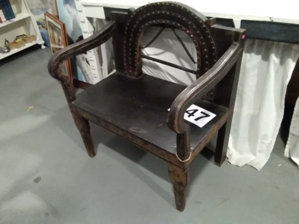 lot 247 Indian love seat with brass & castiron decor - Image 6