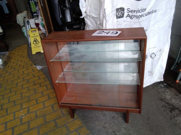 lot 249 Turnidge vintage display cabinet