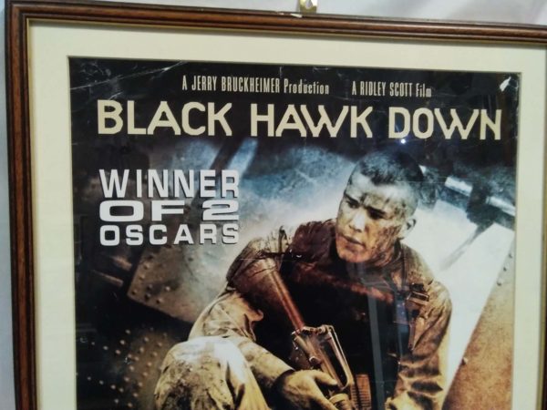 lot 256 original framed film poster ‘Black Hawk Down’ 26″ x 20″ - Image 4