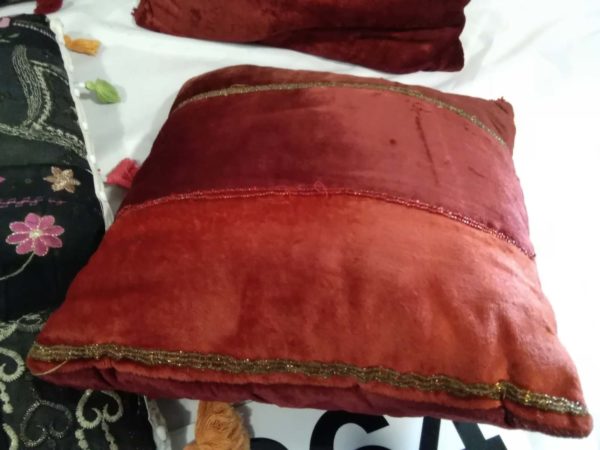 lot 264 4 cushion’s - Image 3