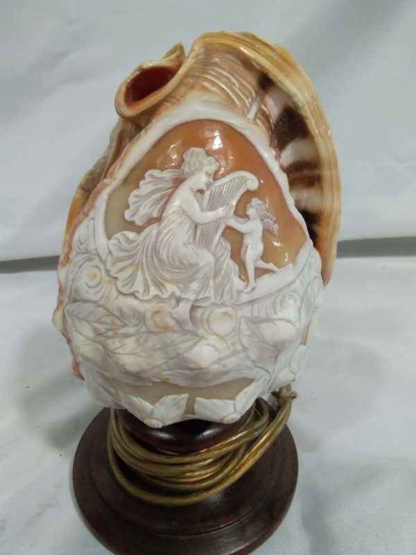 lot 265 hand carved conch shell table lamp - Image 4