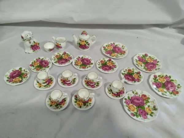 lot 270 partial miniature handpainted ‘Manor Roses’ Carmathenshire bone china teaset - Image 2