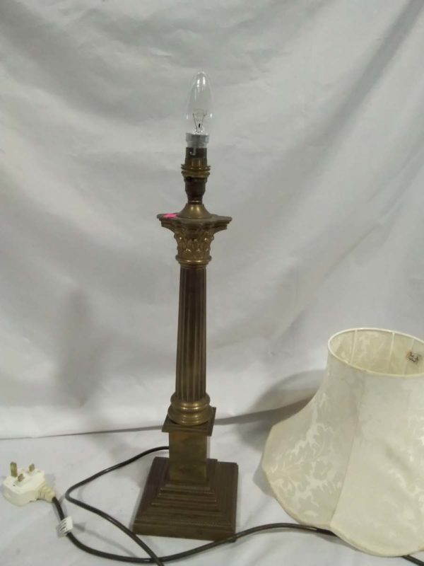 lot 274 Laura Ashley corinthian collection table lamp - Image 5