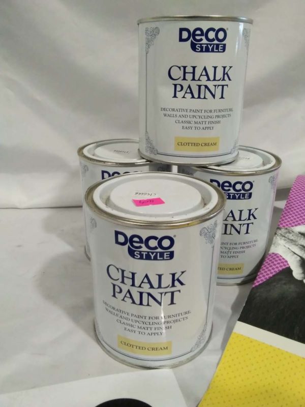 lot 276 4 x tins of clotted cream chalk paint (unopened) & an opened roll of pop art wallpaper - Image 2